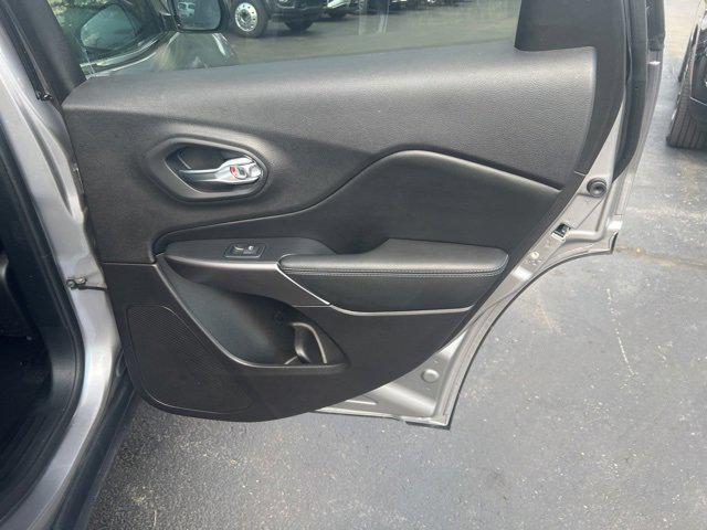 used 2020 Jeep Cherokee car, priced at $15,995