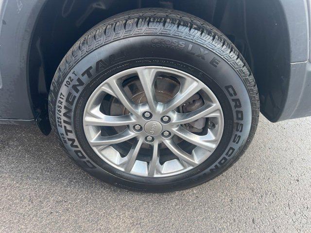 used 2020 Jeep Cherokee car, priced at $15,995