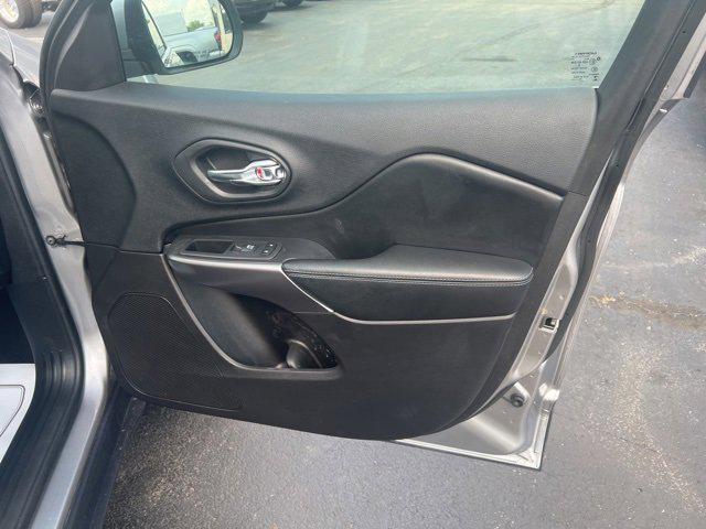 used 2020 Jeep Cherokee car, priced at $15,995
