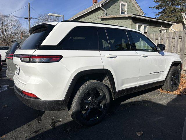 new 2025 Jeep Grand Cherokee car, priced at $41,580