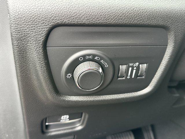 new 2025 Jeep Grand Cherokee car, priced at $41,784