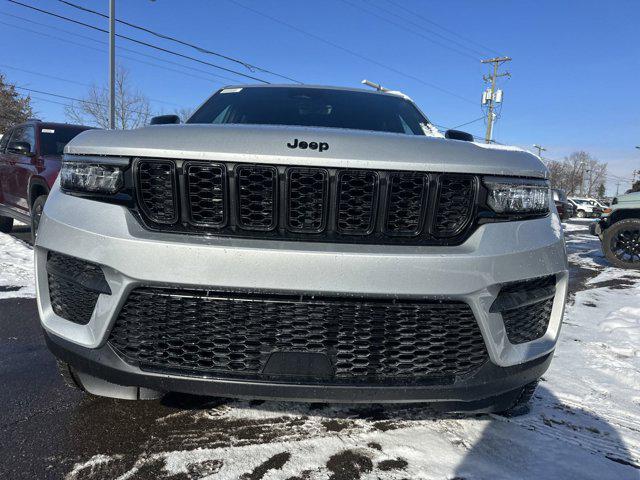 new 2025 Jeep Grand Cherokee car, priced at $44,170