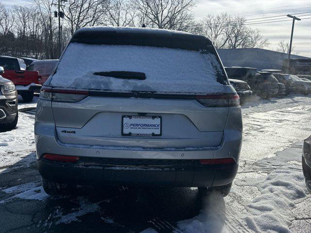 new 2025 Jeep Grand Cherokee car, priced at $44,170