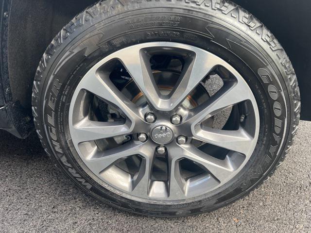 used 2018 Jeep Grand Cherokee car, priced at $17,995
