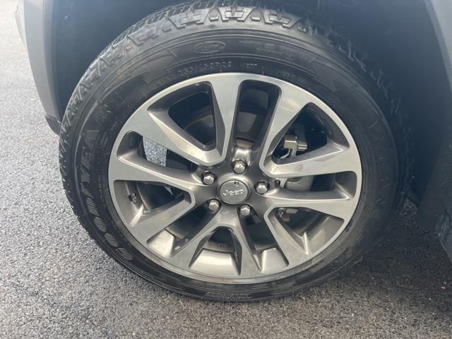 used 2018 Jeep Grand Cherokee car, priced at $17,995
