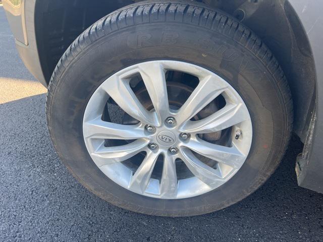 used 2011 Kia Sorento car, priced at $5,995