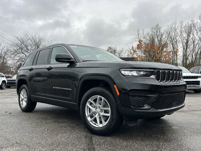 new 2025 Jeep Grand Cherokee car, priced at $40,175