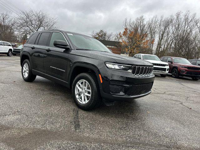 new 2025 Jeep Grand Cherokee car, priced at $40,175