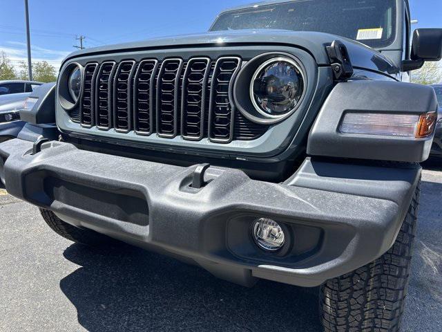 new 2025 Jeep Wrangler car, priced at $48,712