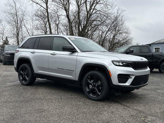 new 2025 Jeep Grand Cherokee car, priced at $43,175