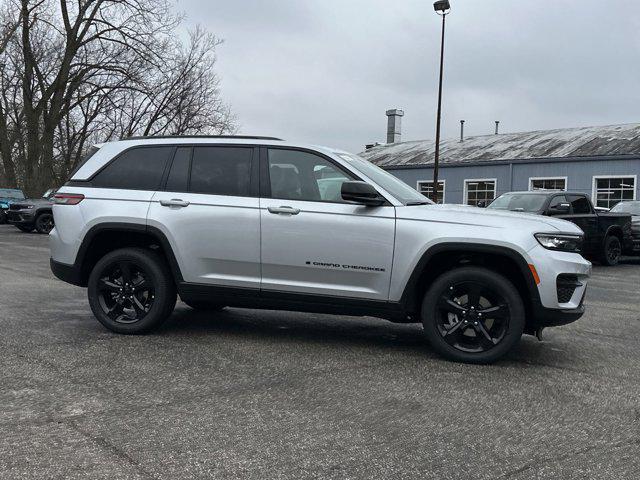 new 2025 Jeep Grand Cherokee car, priced at $43,175