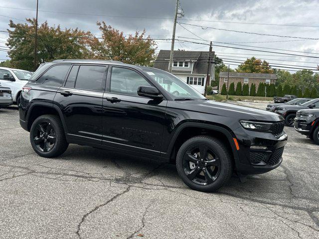 new 2025 Jeep Grand Cherokee car, priced at $53,460