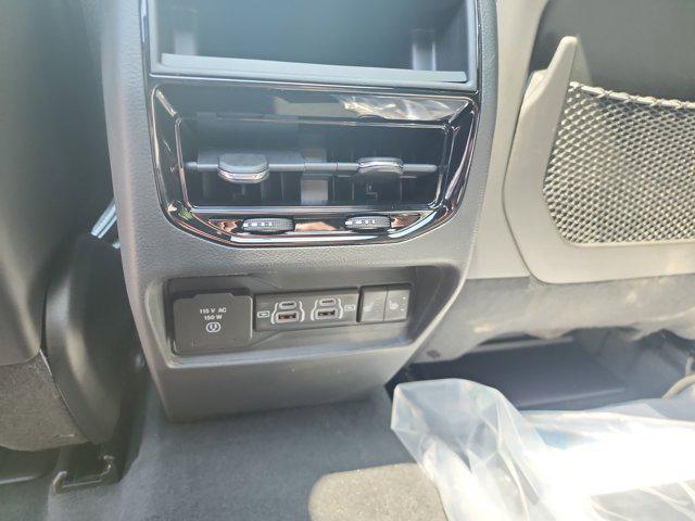 new 2025 Jeep Grand Cherokee car, priced at $57,935