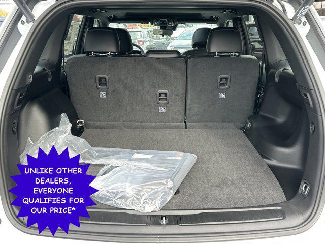 new 2025 Jeep Grand Cherokee car, priced at $40,298