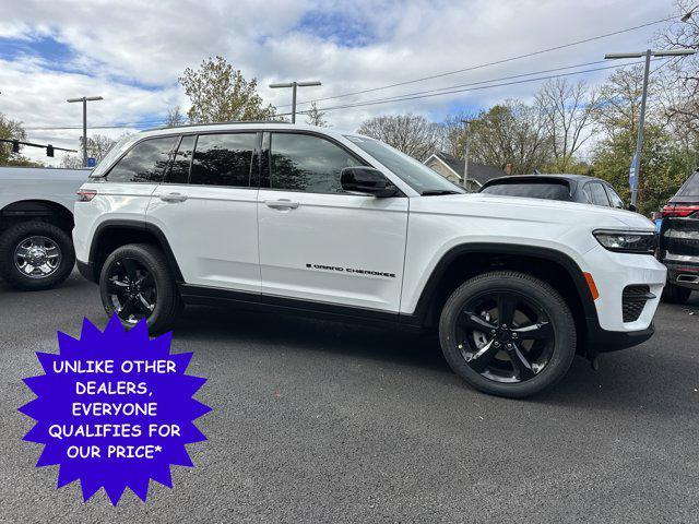 new 2025 Jeep Grand Cherokee car, priced at $40,298