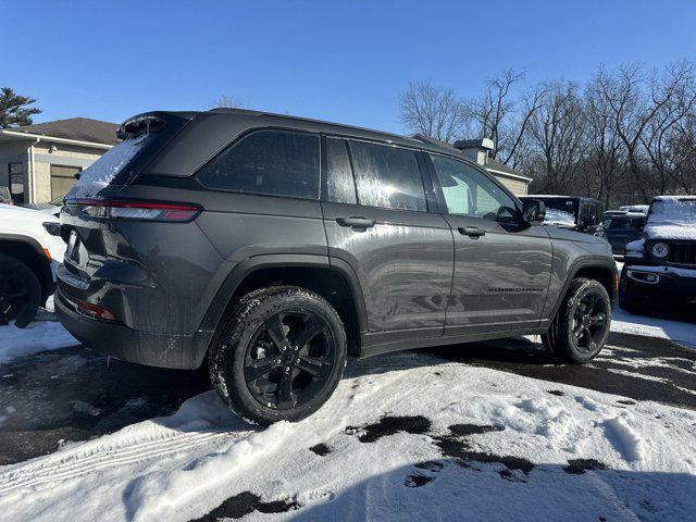 new 2025 Jeep Grand Cherokee car, priced at $50,455