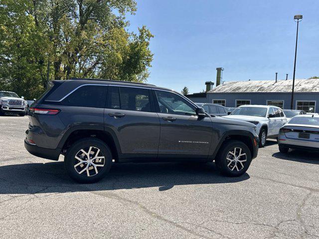 new 2025 Jeep Grand Cherokee car, priced at $45,295