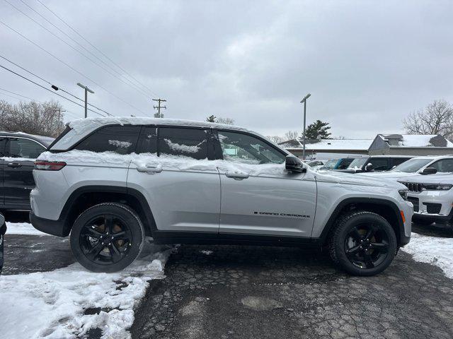 new 2025 Jeep Grand Cherokee car, priced at $50,455