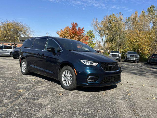 new 2025 Chrysler Pacifica car, priced at $46,535