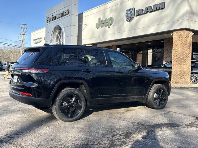 new 2025 Jeep Grand Cherokee car, priced at $46,535