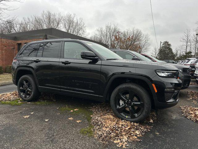 new 2025 Jeep Grand Cherokee car, priced at $46,535