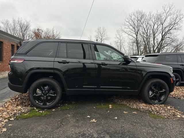 new 2025 Jeep Grand Cherokee car, priced at $46,535