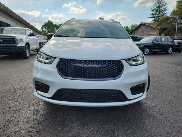 new 2025 Chrysler Pacifica car, priced at $55,840
