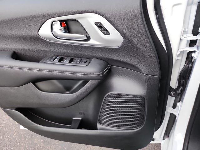 new 2025 Chrysler Pacifica car, priced at $55,840