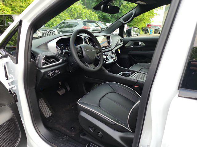 new 2025 Chrysler Pacifica car, priced at $55,840