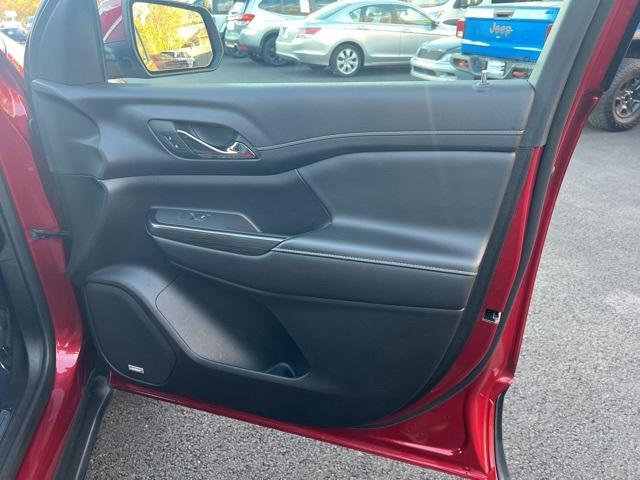 used 2023 GMC Acadia car, priced at $26,995