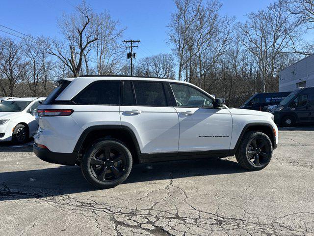 new 2025 Jeep Grand Cherokee car, priced at $44,940