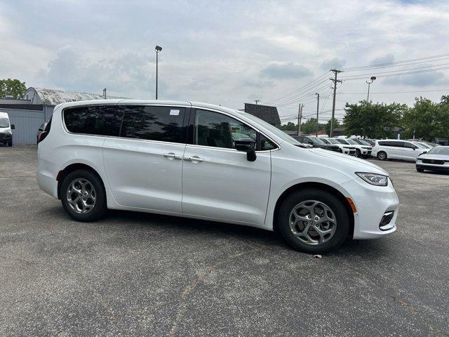 new 2024 Chrysler Pacifica car, priced at $54,765