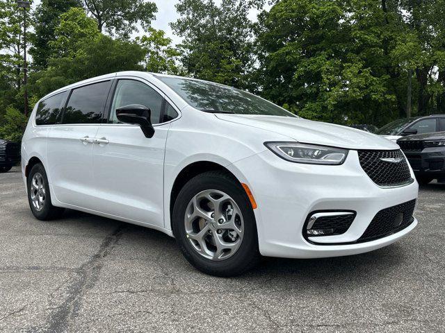 new 2024 Chrysler Pacifica car, priced at $46,575