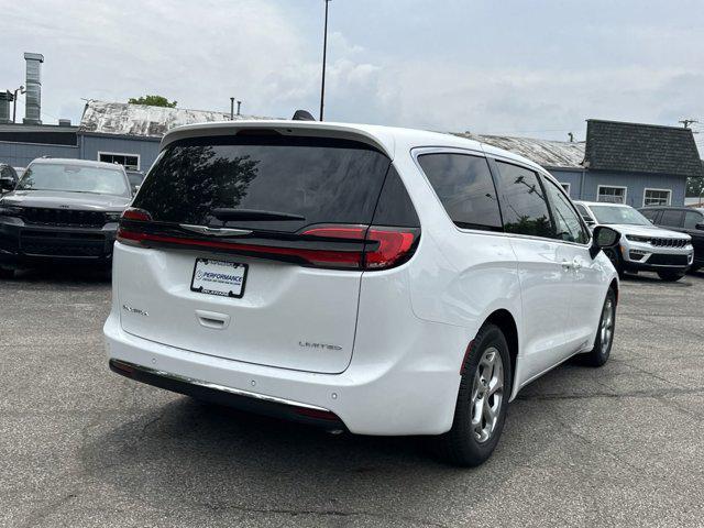 new 2024 Chrysler Pacifica car, priced at $50,025