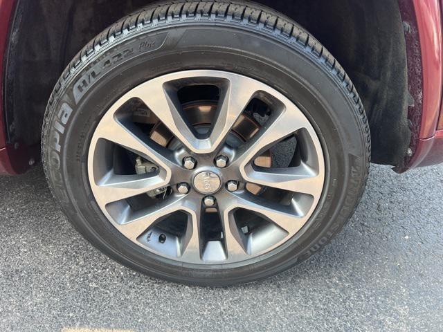 used 2017 Jeep Grand Cherokee car, priced at $15,495