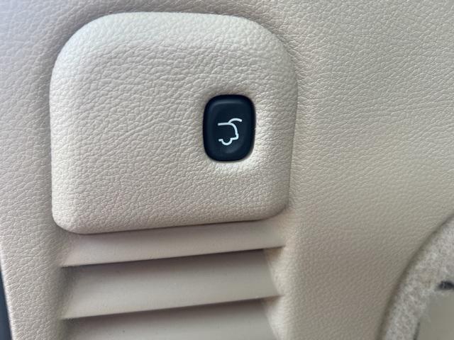 used 2017 Jeep Grand Cherokee car, priced at $15,495