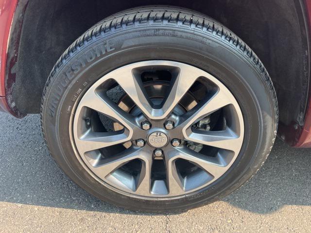 used 2017 Jeep Grand Cherokee car, priced at $15,495