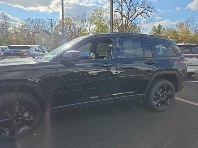 new 2025 Jeep Grand Cherokee car, priced at $40,888