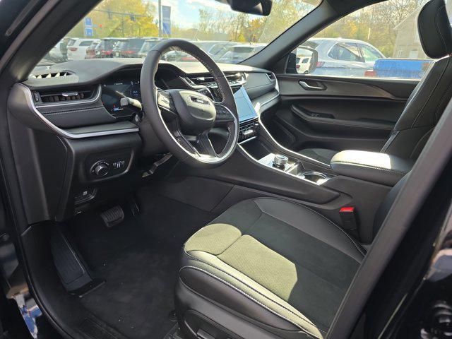 new 2025 Jeep Grand Cherokee car, priced at $40,888