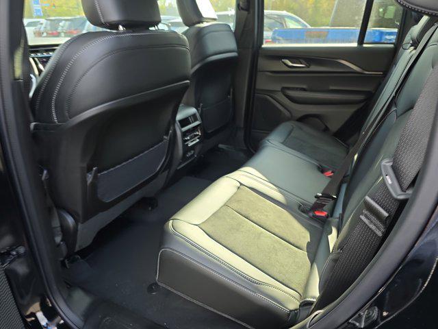 new 2025 Jeep Grand Cherokee car, priced at $40,888