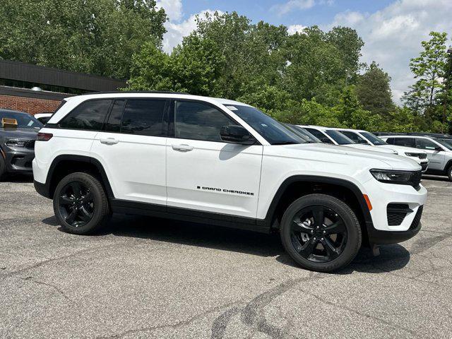 new 2024 Jeep Grand Cherokee car, priced at $48,580