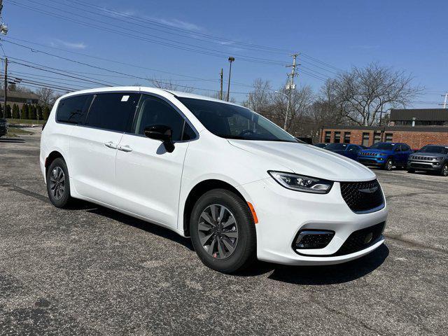 new 2024 Chrysler Pacifica Hybrid car, priced at $52,995