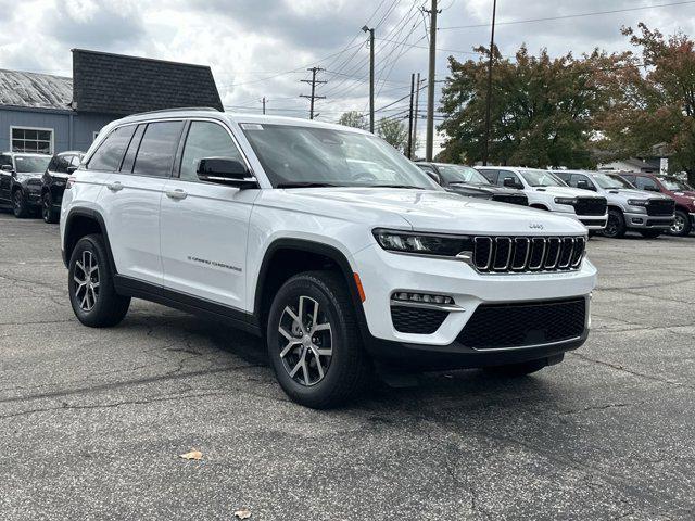 new 2025 Jeep Grand Cherokee car, priced at $44,700