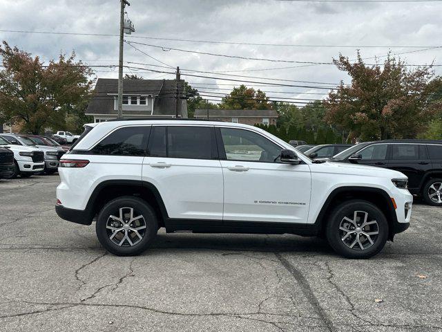 new 2025 Jeep Grand Cherokee car, priced at $44,700