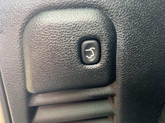 used 2018 Jeep Grand Cherokee car, priced at $15,495