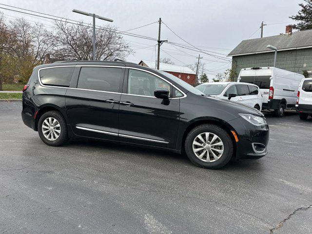 used 2017 Chrysler Pacifica car, priced at $13,000