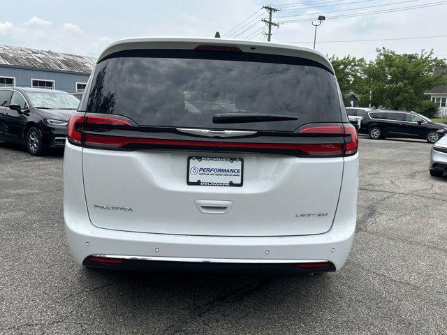 new 2024 Chrysler Pacifica car, priced at $48,320