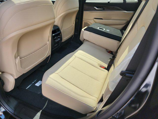 new 2025 Jeep Grand Cherokee car, priced at $47,760