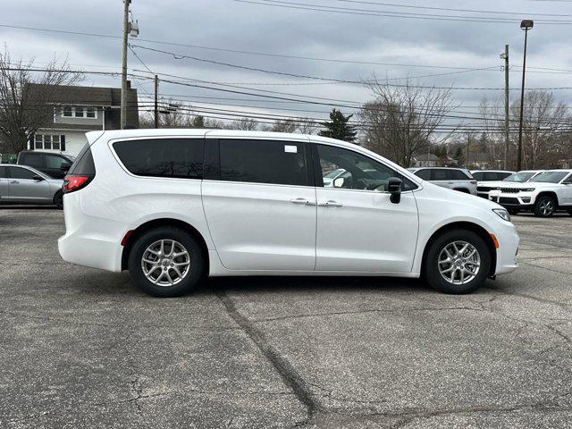 new 2025 Chrysler Pacifica car, priced at $45,685