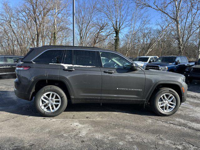 new 2025 Jeep Grand Cherokee car, priced at $38,175